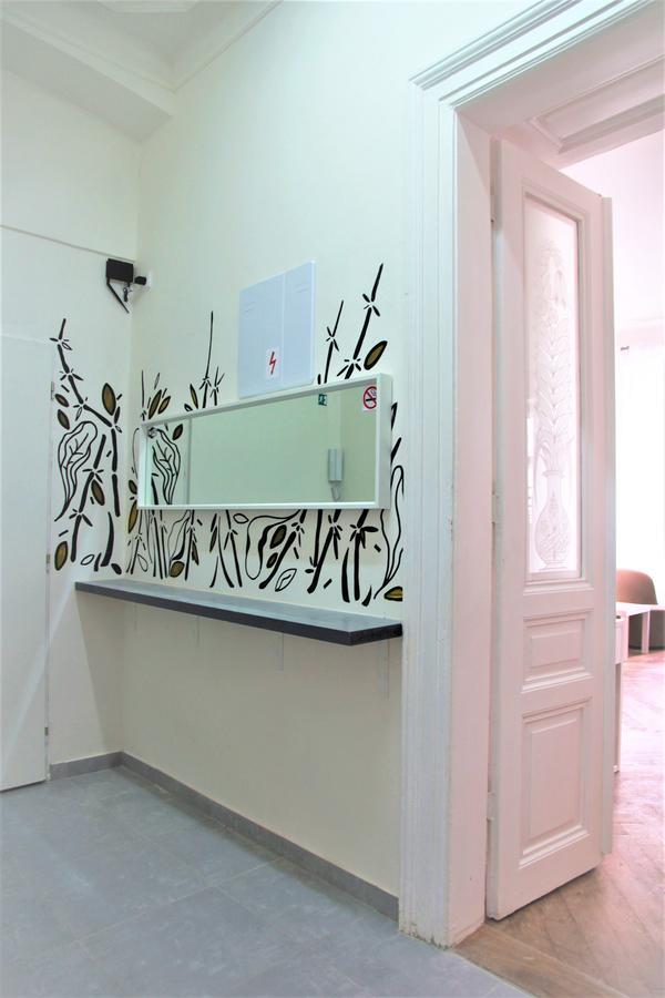 The Republic Garden Hostel Прага Екстериор снимка