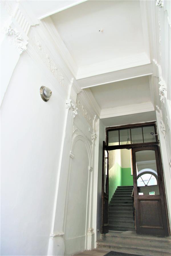 The Republic Garden Hostel Прага Екстериор снимка