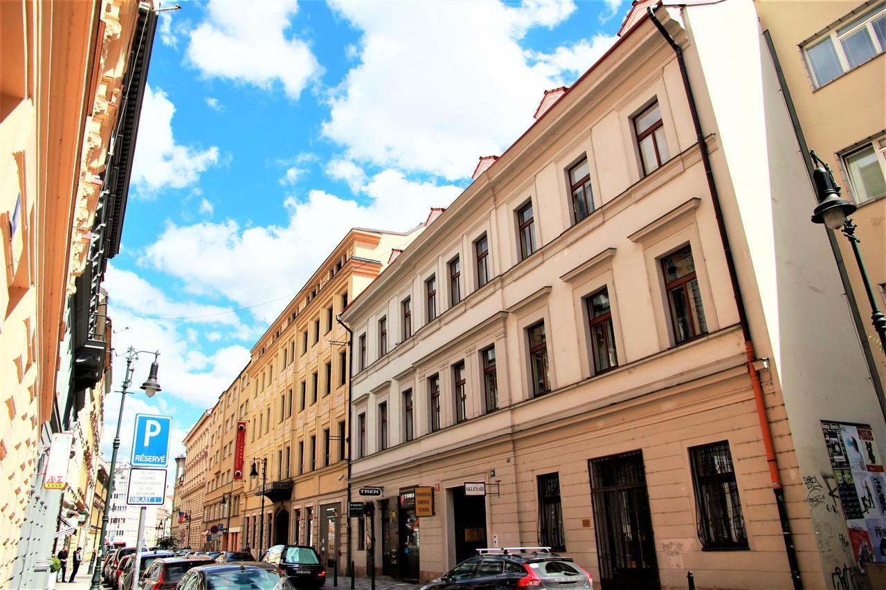 The Republic Garden Hostel Прага Екстериор снимка