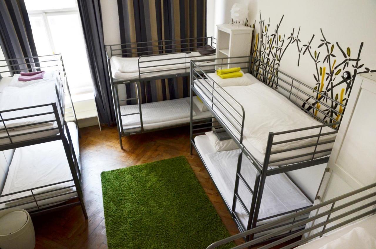 The Republic Garden Hostel Прага Екстериор снимка