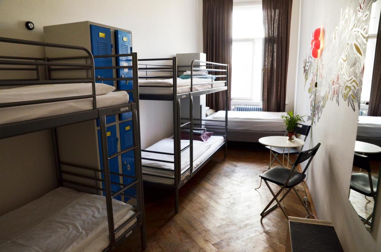 The Republic Garden Hostel Прага Екстериор снимка