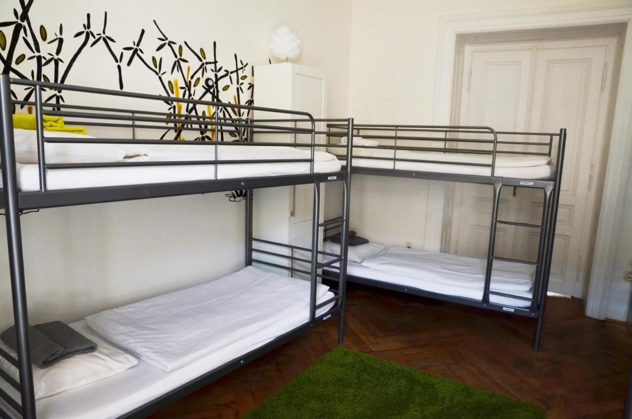 The Republic Garden Hostel Прага Екстериор снимка