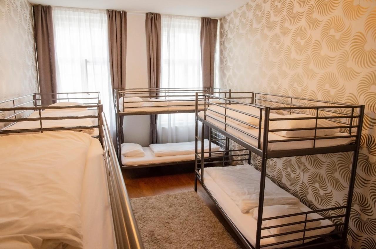 The Republic Garden Hostel Прага Екстериор снимка