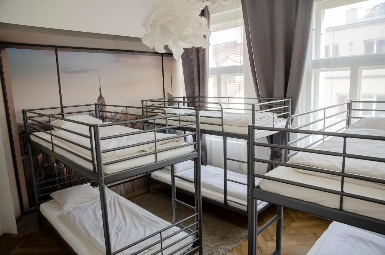 The Republic Garden Hostel Прага Екстериор снимка
